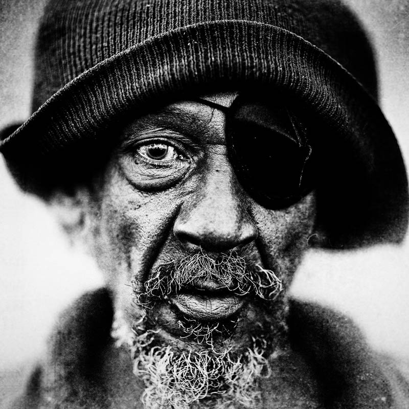 homeless black and white portraits lee jeffries 5 Gripping Black and White Portraits of the Homeless by Lee Jeffries