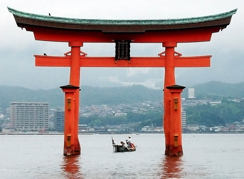 miyajima torii floating gate japan itsukushima shrine Picture of the Day: Miyajima Torii   Japans Floating Gate