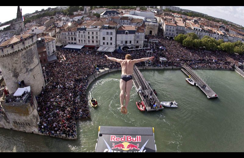 red bull cliff diving world series Picture of the Day: CANNONBALL!