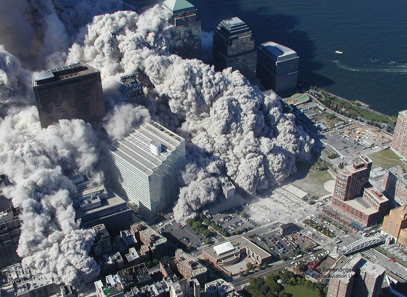 dust smoke ash from world trade center collapse sept 11 new york city greg semendinger Remembering the September 11 Attacks