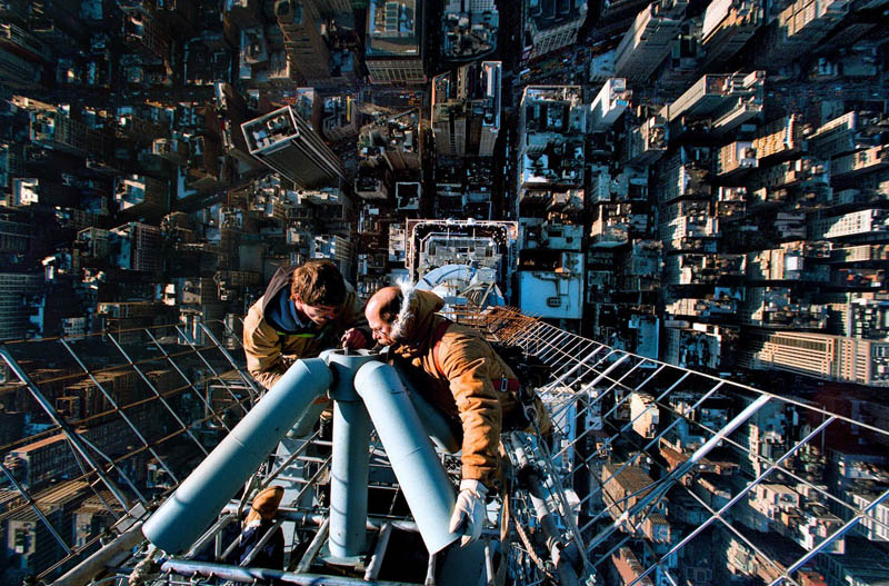 fixing antenna empire state building instant vertigo The Top 50 Pictures of the Day for 2011