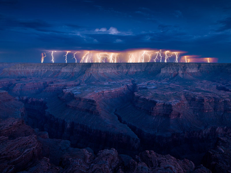 grand monsoon lightning storm grand canyon1 Picture of the Day: Unbelievable Lightning Show at the Grand Canyon