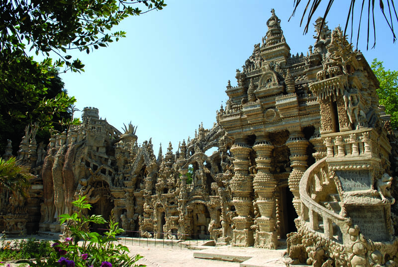 ideal palace ferdinand cheval eg 3 Postman Spends 33 Years Building Palace by Hand [25 pics]