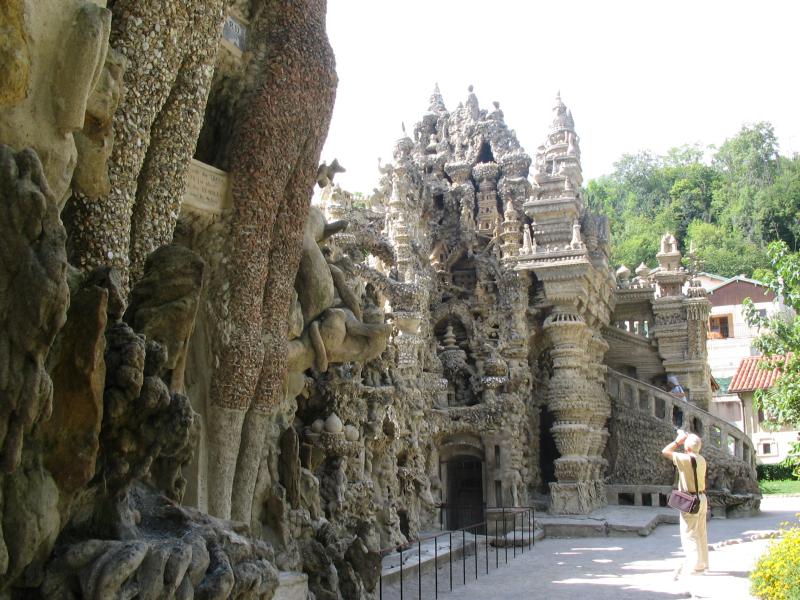 ideal palace palais ideal ferdinand cheval 2 Postman Spends 33 Years Building Palace by Hand [25 pics]