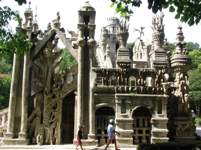 ideal palace palais ideal ferdinand cheval 3 Postman Spends 33 Years Building Palace by Hand [25 pics]