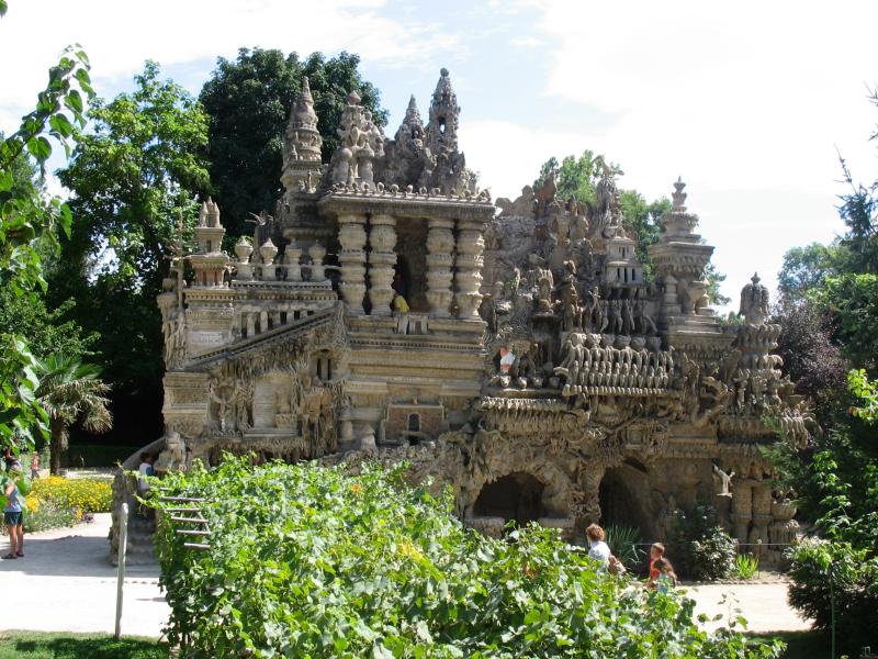 ideal palace palais ideal ferdinand cheval 5 Postman Spends 33 Years Building Palace by Hand [25 pics]