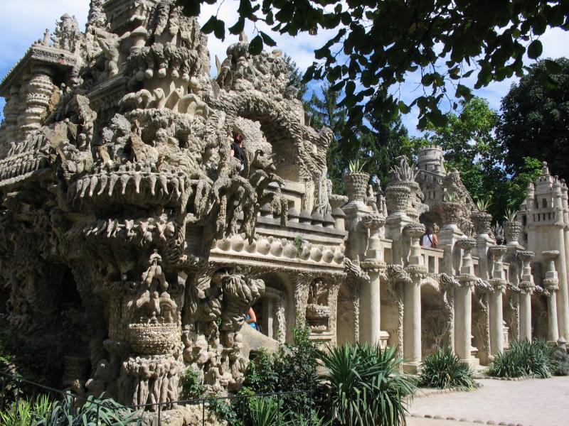 ideal palace palais ideal ferdinand cheval 6 Postman Spends 33 Years Building Palace by Hand [25 pics]