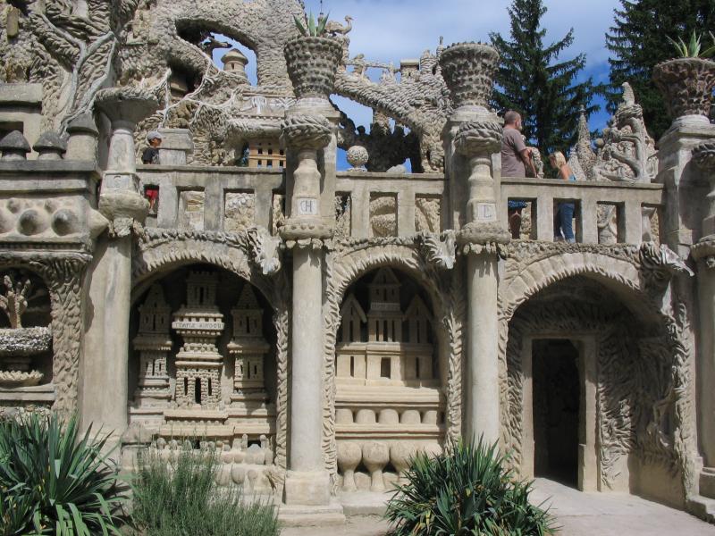 ideal palace palais ideal ferdinand cheval 8 Postman Spends 33 Years Building Palace by Hand [25 pics]