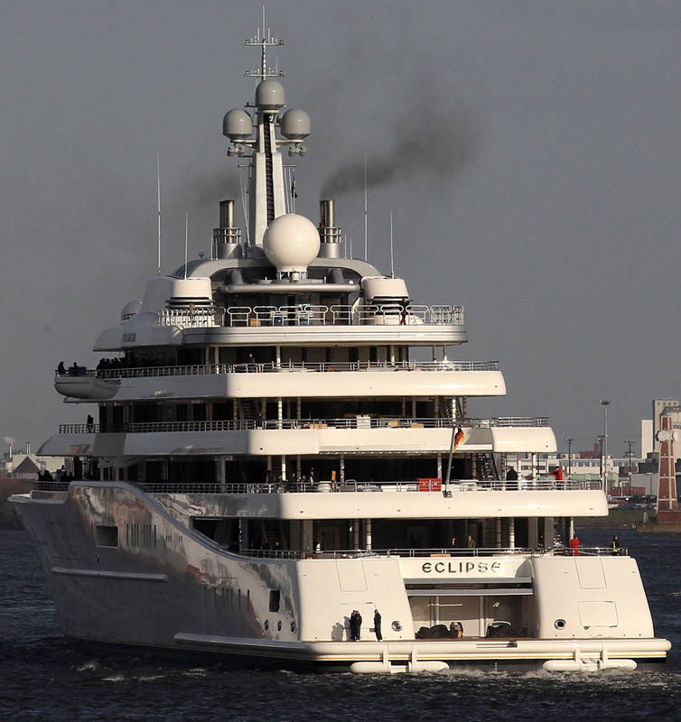 worlds biggest largest yacht eclipse roman abramovich 7 Eclipse   The Largest Private Yacht in the World