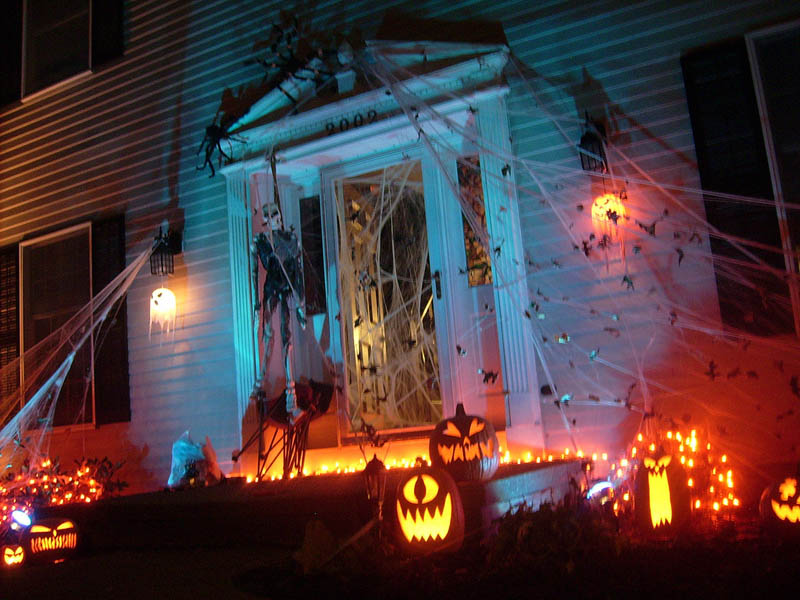 halloween front yard displays setups 6 15 Awesome Front Yard Halloween Displays