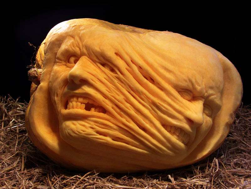 most amazing pumpkin carving ray villafane 9 10 Jaw Dropping Pumpkin Carvings by Ray Villafane