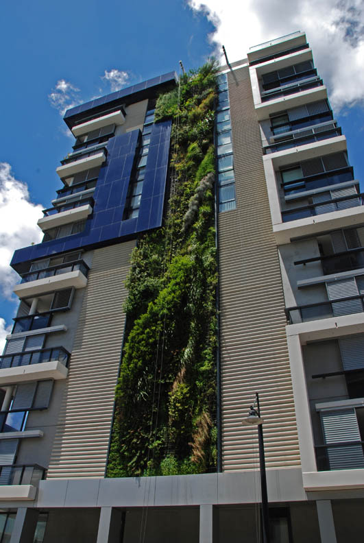 trio building sydney vertical wall garden 15 Incredible Vertical Gardens Around the World
