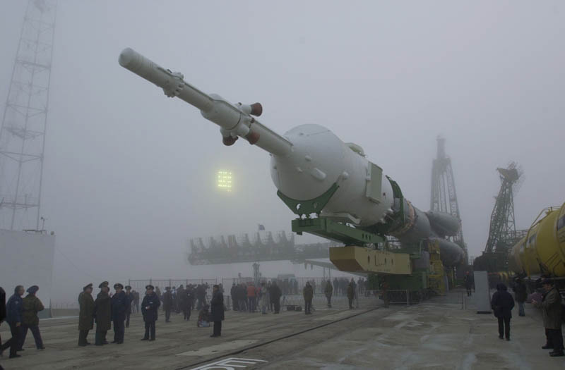 Soyuz_tm-31_transported_to_launch_pad.jpg