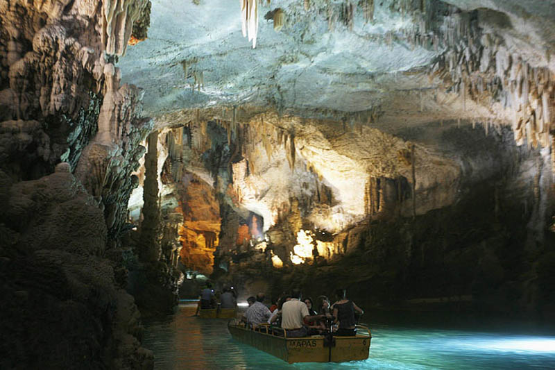 jeita grotto lebanon 7 The Jeita Grotto Limestone Caves in Lebanon
