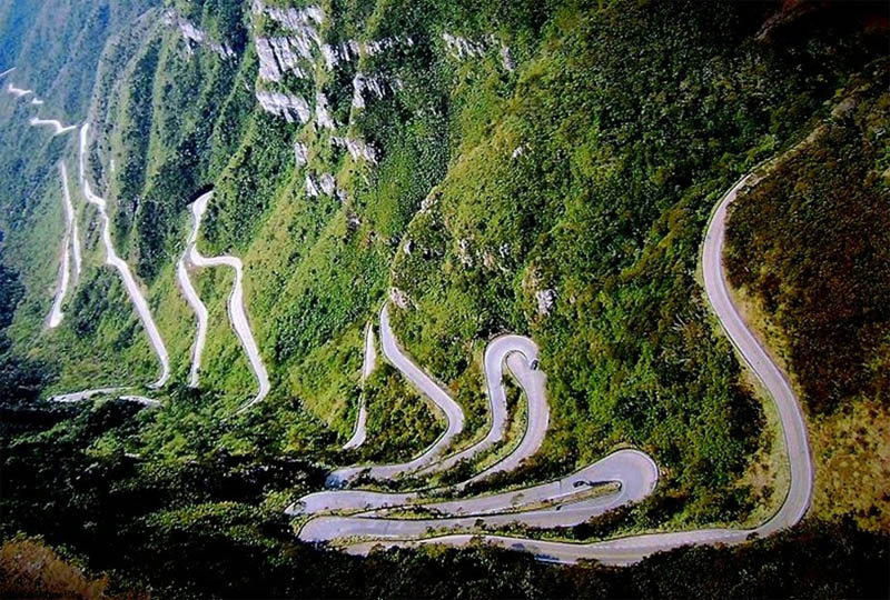 winding road serra do rio do rastro santa catarina brazil 1 Picture of the Day: Stunning Winding Road in Mountains of Brazil