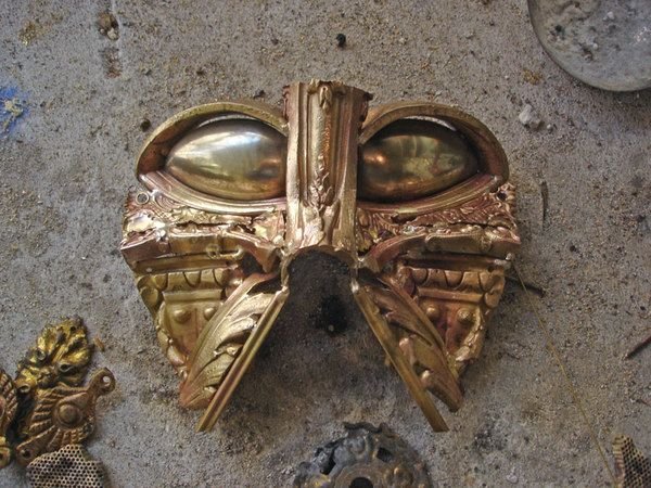 darth vader made from scrap junk bellino alain 6 Darth Vader Mask Made from Scrap Metal