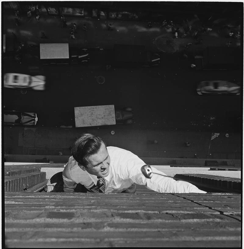 photographs by stanley kubrick look magazine life in new york 40s 5 Stanley Kubricks Photos of New York Life in the 40s