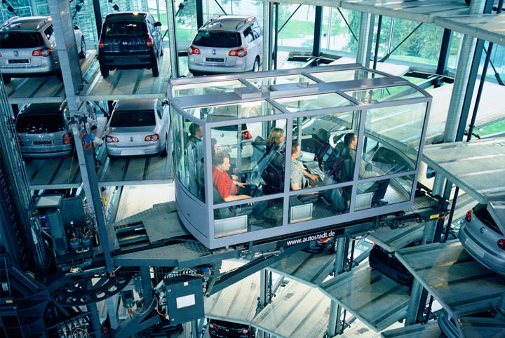 austadt vw car tower germany 8 Volkswagens 800 Vehicle Car Towers in Germany