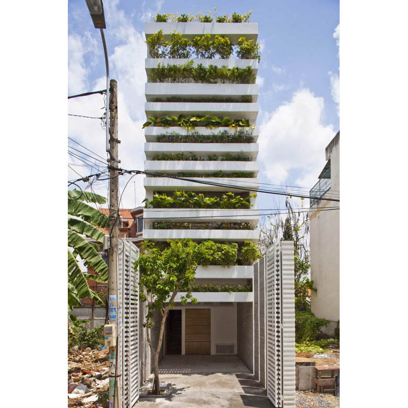 green house with planters for walls ho chi minh trang chu 1 1 Green Home in Ho Chi Minh has Living Walls