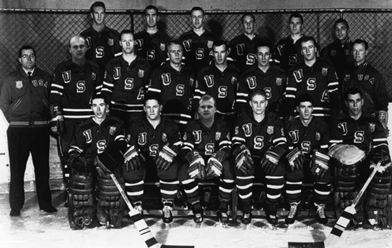 1960 us hockey team wins gold medal photoshop doctored faces cleary mayasich 12 Historic Photographs That Were Manipulated