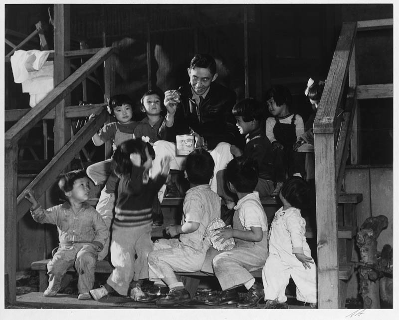 ansel adams life on japanese internment camps wwii manzanar 34 Ansel Adams Captures Life on a Japanese Internment Camp