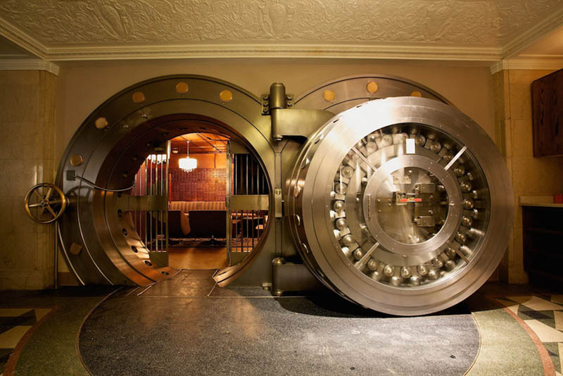 chicago supper club restaurant reclaims bank with vault the bedford 16 Chicago Supper Club Reclaims 1920s Bank with VIP Vault Room