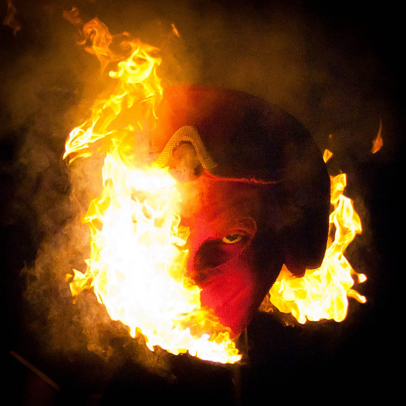 devil head sculpture made of matches set ablaze david mach 2 A Devil Sculpture Made from Matches Gets Set Ablaze