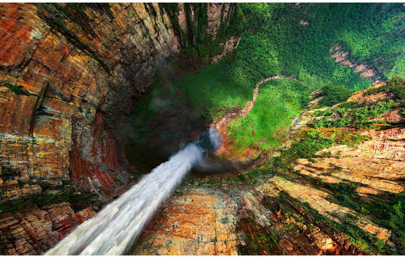 dragon falls churun meru venezuela from above aerial Picture of the Day: Dragon Falls, Venezuela from Above