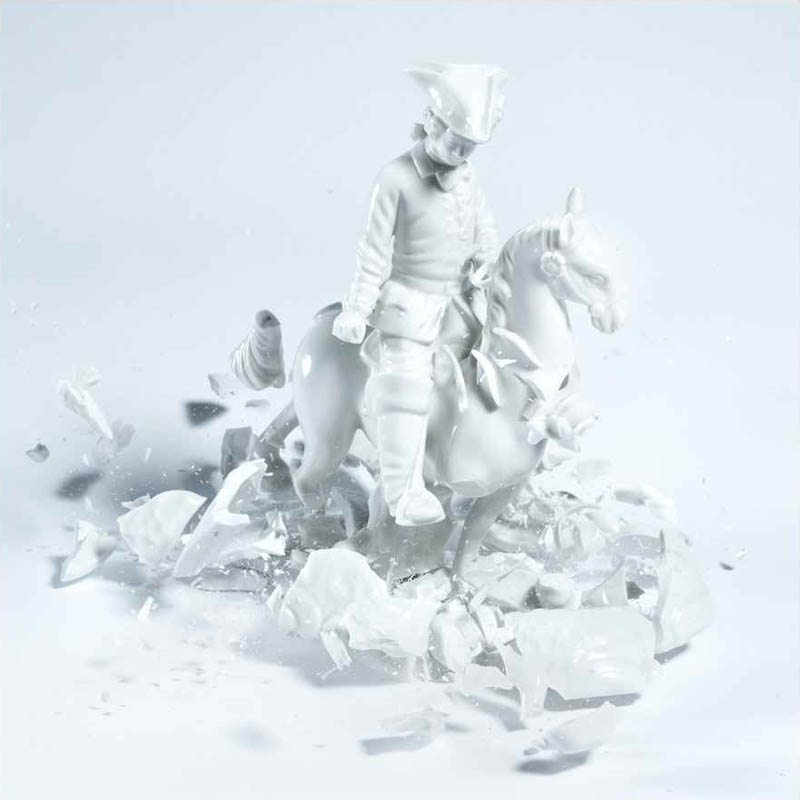 porcelain figures high speed photography as they smash drop to ground shatter klimas 5 Porcelain Metamorphosis by Martin Klimas