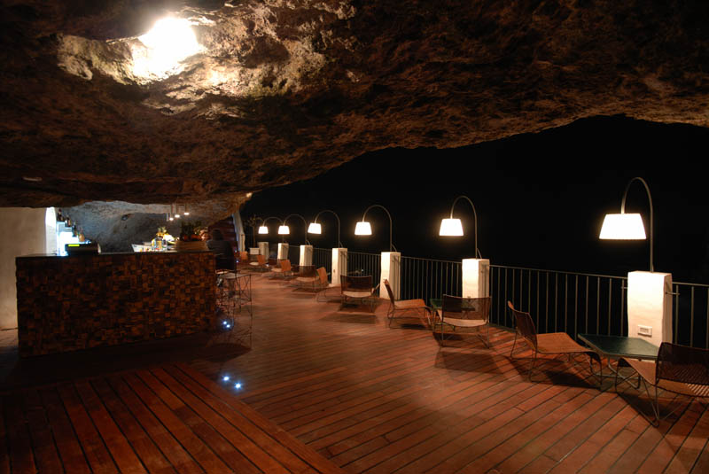 restaurant inside a cave cavern itlay grotta palazzese 5 The Seaside Restaurant Set Inside a Cave