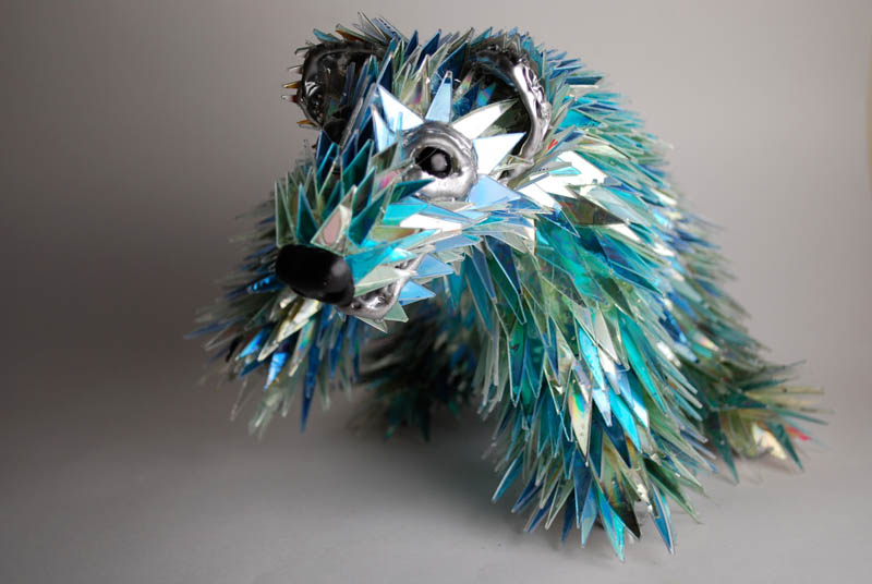 animal sculptures made from shattered cds sean avery 1 10 Amazing Animals Sculptures Made from Shattered CDs