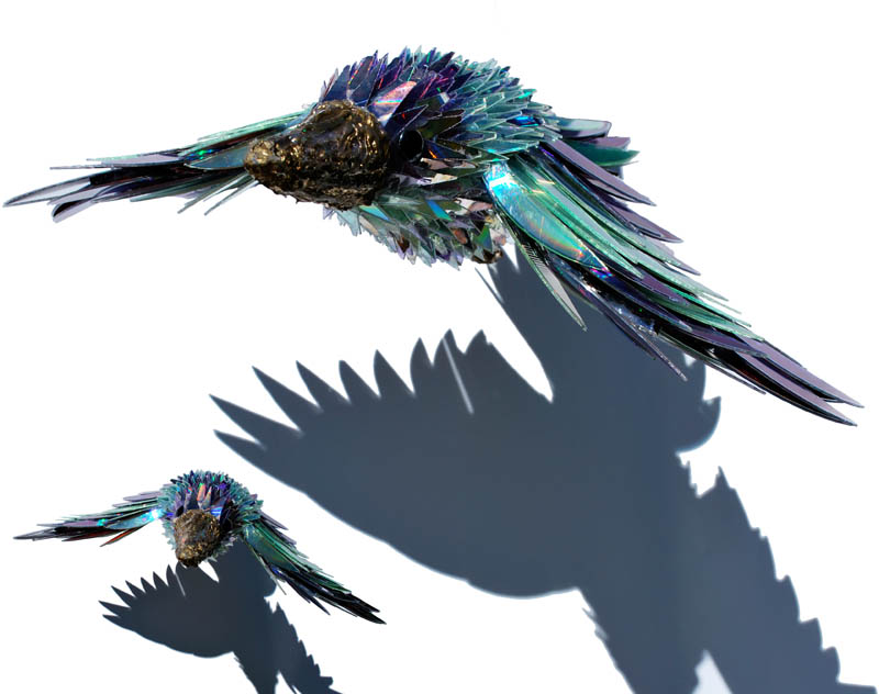 animal sculptures made from shattered cds sean avery 6 10 Amazing Animals Sculptures Made from Shattered CDs