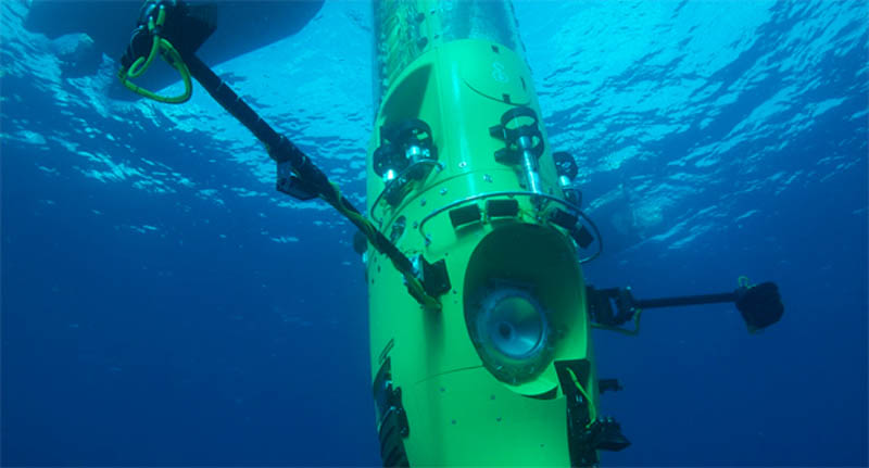 deep sea challenger underwater james cameron sub 2 The Solar Powered Boat that Circumnavigated the World