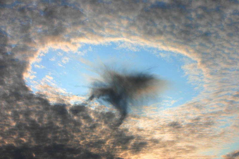 hole punch cloud 15 Incredible Cloud Formations
