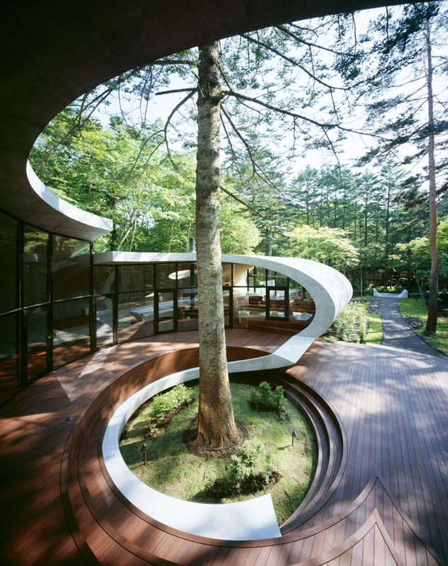 japanese oval sushi roll house villa cottage 10 An Oval Shaped Villa in the Forests of Japan