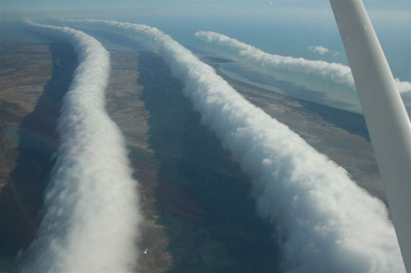 morningglorycloudburketownfromplane 15 Incredible Cloud Formations
