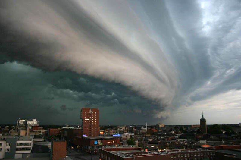 shelf clouds 15 Incredible Cloud Formations