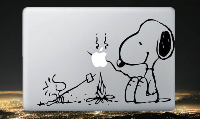snoopy macbook decal sticker 50 Creative MacBook Decals and Stickers