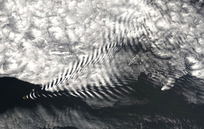 wave cloud from space 15 Incredible Cloud Formations