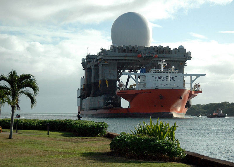 blue marlin heavy lift ship transports rigs and other ships (1)