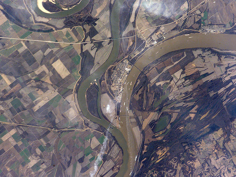 confluence of ohio and mississippi rivers at cairo il usa When Rivers Collide: 10 Confluences Around the World