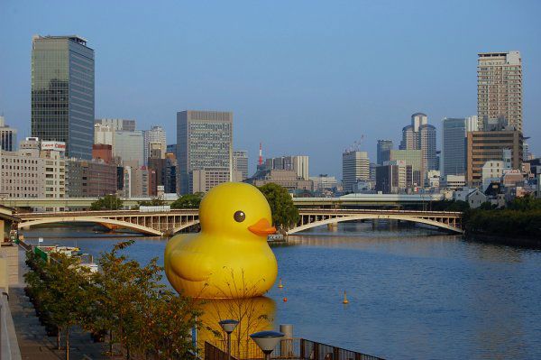 giant inflatable rubber ducky florentijn hofman osaka japan 2 The World Travels of a Giant Rubber Duck