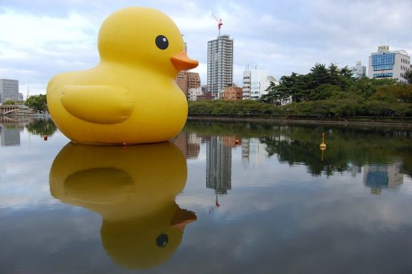 giant inflatable rubber ducky florentijn hofman osaka japan 4 The World Travels of a Giant Rubber Duck