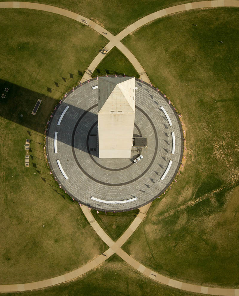 looking down the washington monument aerial from above Picture of the Day: Looking Down the Washington Monument