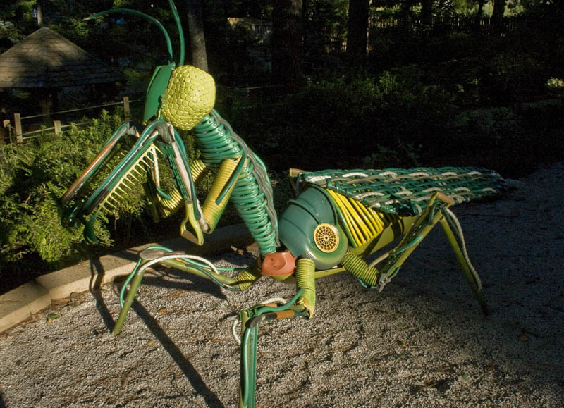 praying mantis gardening tools sculpture joe joseph carnevale Sculptures Made From Everyday Objects