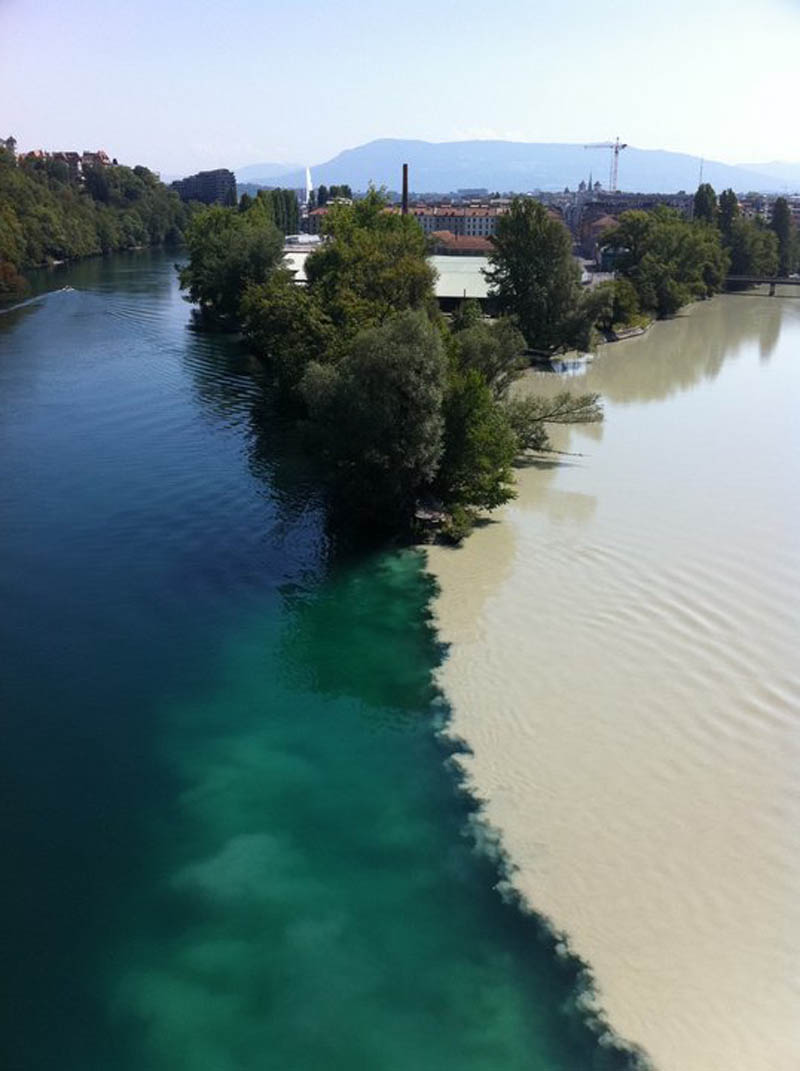 two rivers colliding geneva switzerland rhone and arve rivers 2 Picture of the Day: Colliding Rivers in Geneva, Switzerland