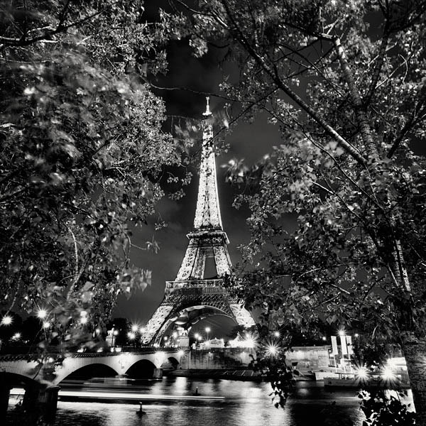 black and white cityscape night photography martin stavars 3 Dramatic Black and White Cityscapes at Night