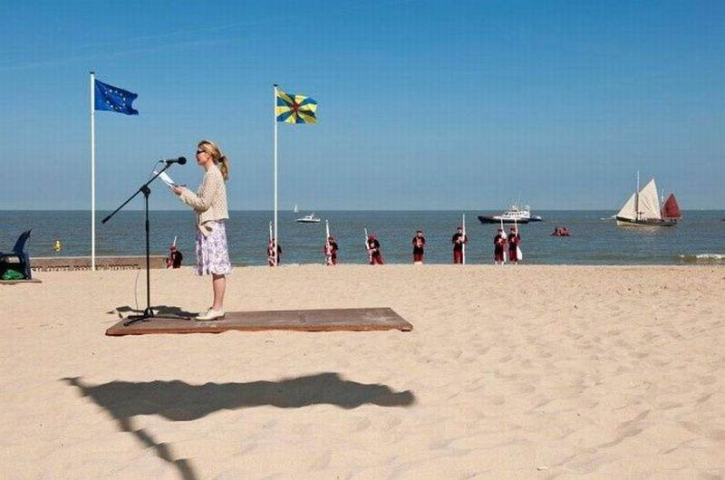 flying carpet shadow optical illusion 12 Optical Illusions Made from Shadows