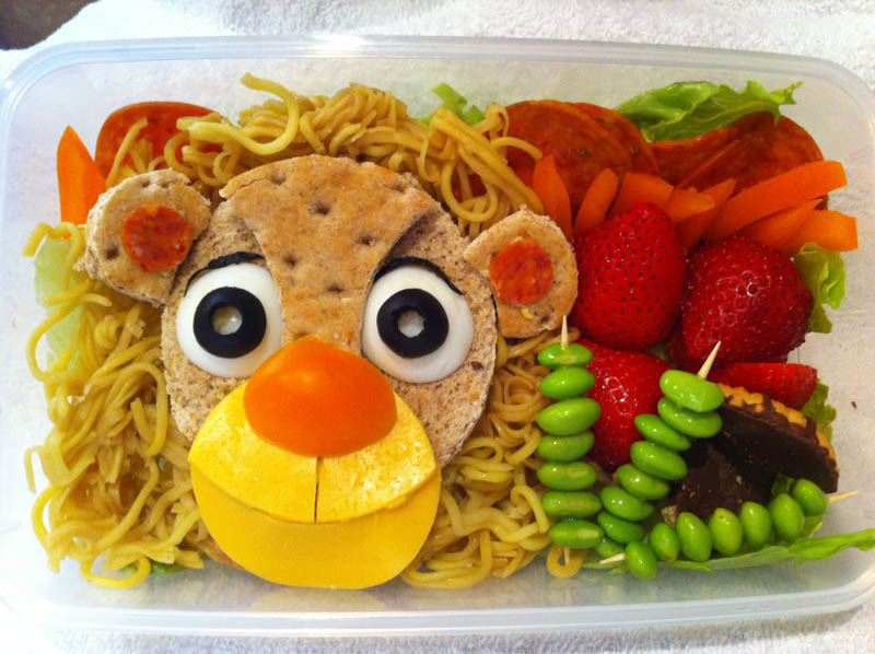 mom makes lunch art for son bento box art 1 Awesome Mom Turns Sons Lunches Into Works of Art