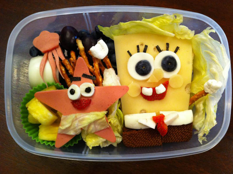 mom makes lunch art for son bento box art 4 Creative Dad Shares 5 Years of Sandwich Bag Art